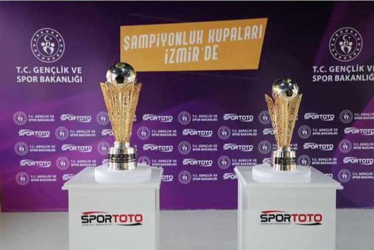 Şampiyonluk kupaları İzmir’de ziyaretçilerini bekliyor