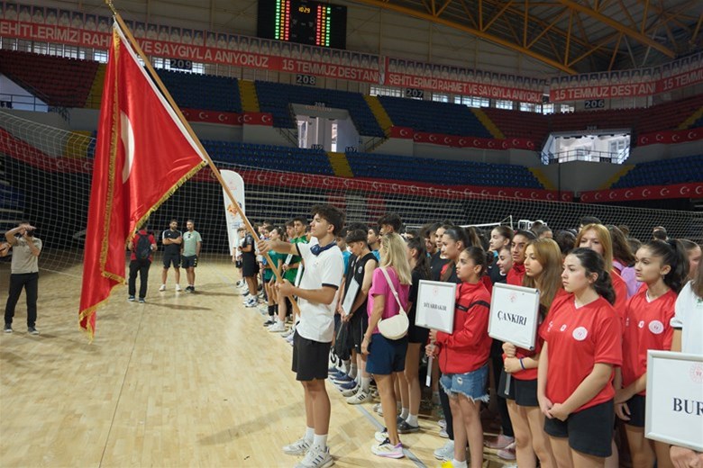 “Şampiyonluk Yolunda İlk Adım: ANALİG Voleybol Türkiye Finalleri”