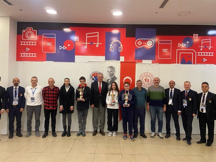 Türkiye Kupası İzmir Satranç İl Birinciliği gerçekleştirildi.