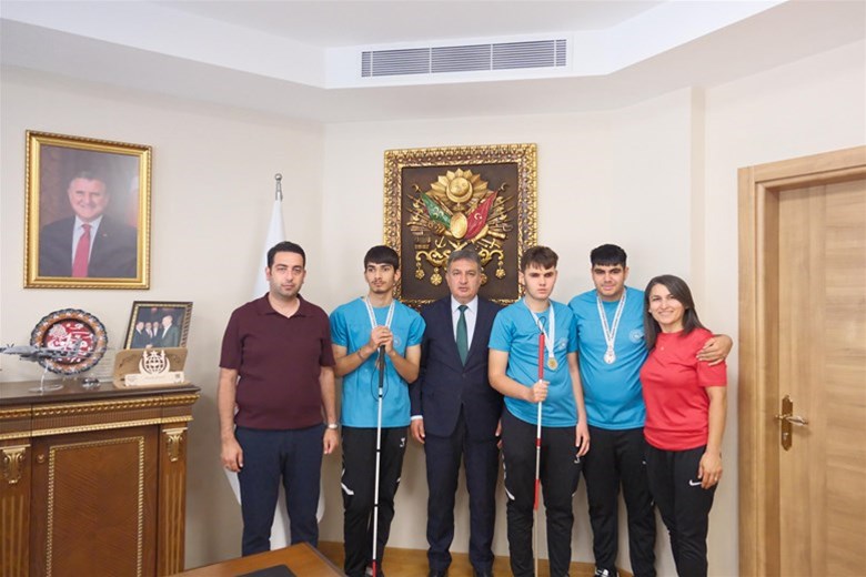 İzmir Gençlik ve Spor Kulübü Goalball Takımı Türkiye İkincisi Oldu, Milli Takıma 3 Sporcu Gönderdi