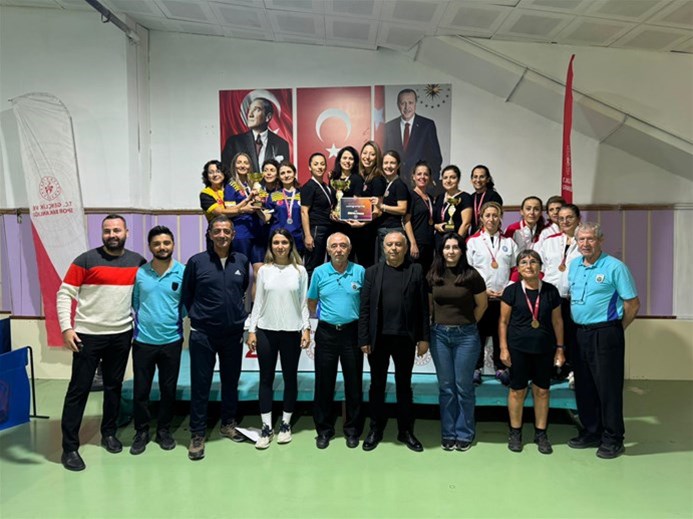 Kamu Spor Oyunları Kadınlar Masa Tenisi İl Birinciliği Müsabakaları Ödül Töreni Gerçekleştirildi