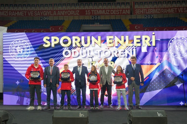 “Sporun Enleri İzmir’de Buluştu: ‘Gençlerimizi Spor Korur”