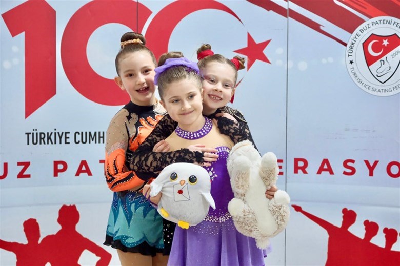 Artistik Buz Pateni 2. Bölge Yarışması Sona Erdi