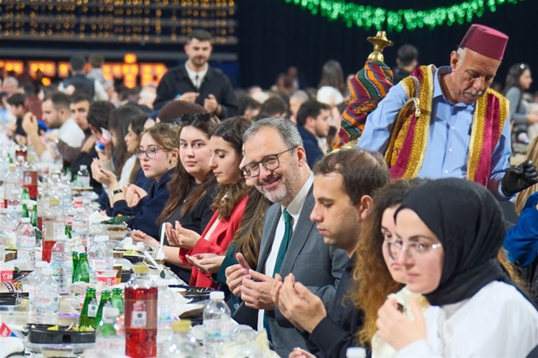 İzmir’de “Kampüs İftarları”na Yoğun İlgi: Gençler Aynı Sofrada Buluştu