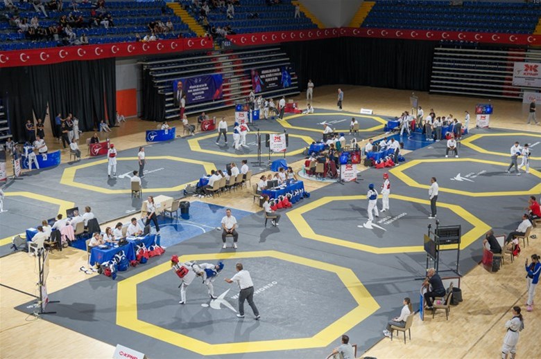 Taekwondo Ümitler Batı Grubu Müsabakaları İzmir’de Tamamlandı