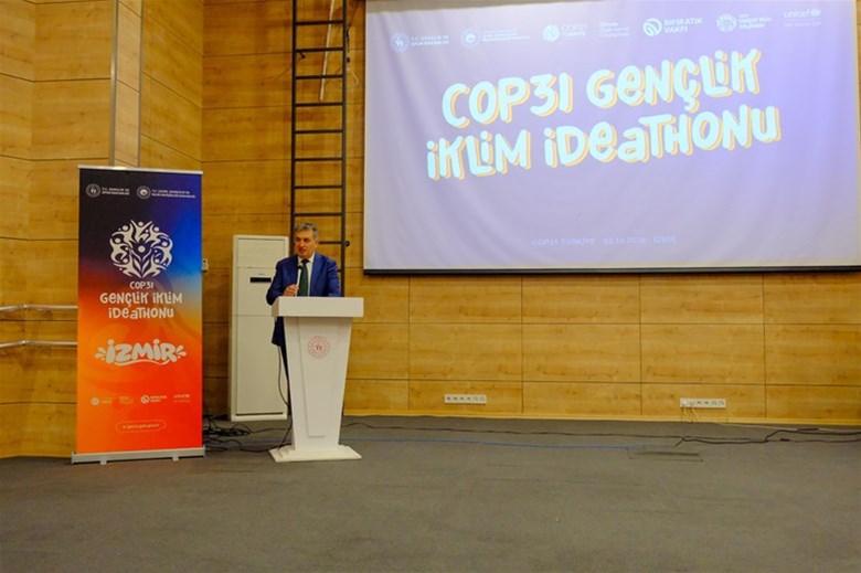 🌍 COP31 Gençlik İklim İdeathonu İzmir’de Başladı! 🌱